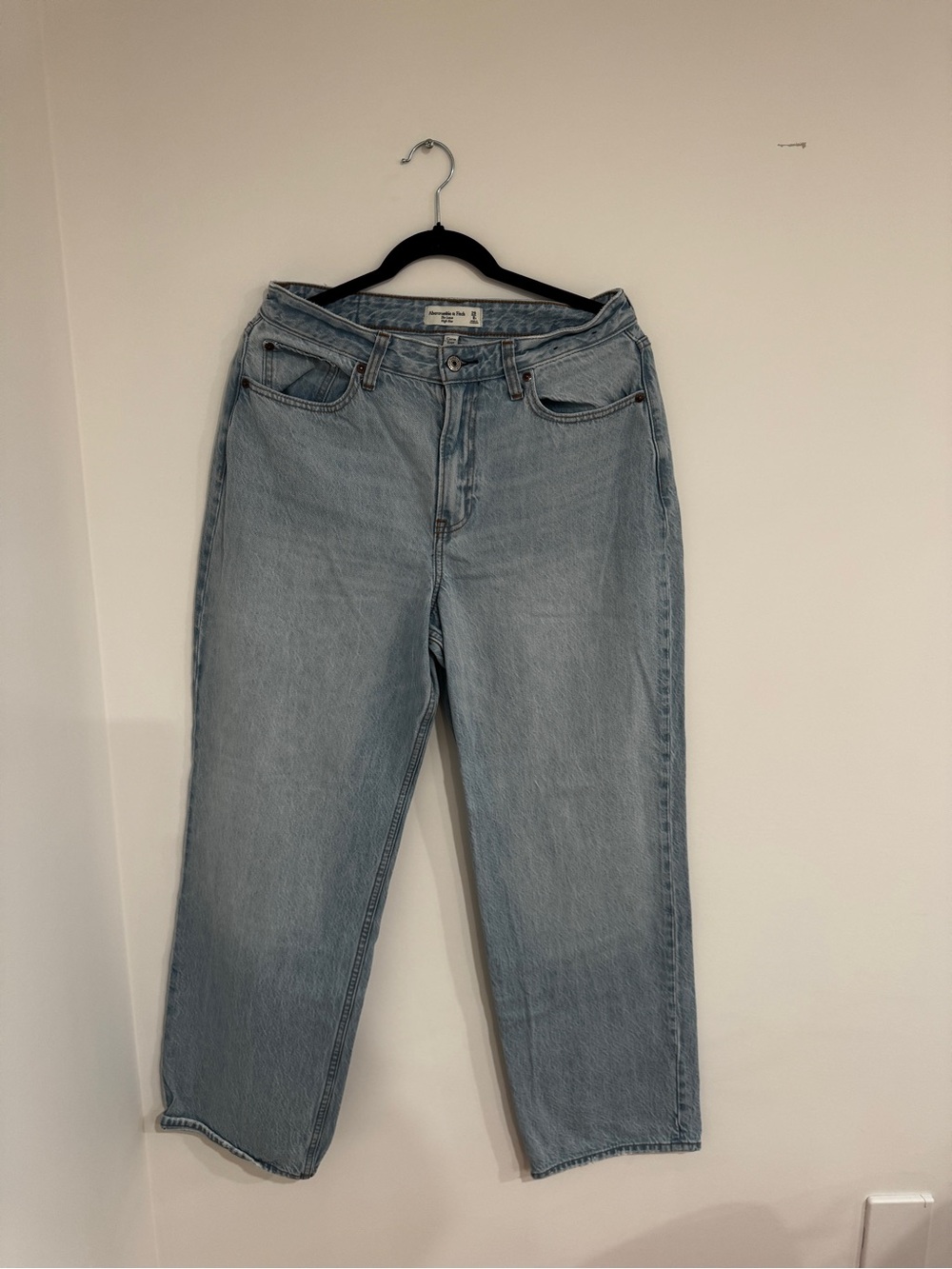 Abercrombie & Fitch Curve Love The '90s Straight Ultra High Rise Jean